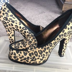 Leopard print Colin Stuart heels